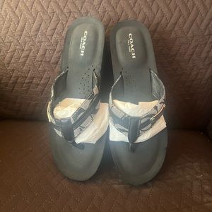 Women’s Lynn Flip Flop sandals.